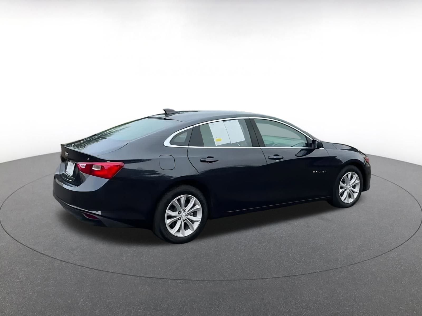 Thumbnail: 2023 Chevrolet Malibu - 16