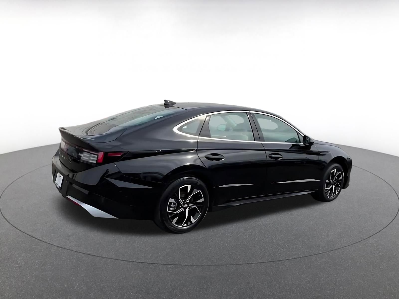 Thumbnail: 2025 Hyundai Sonata - 13