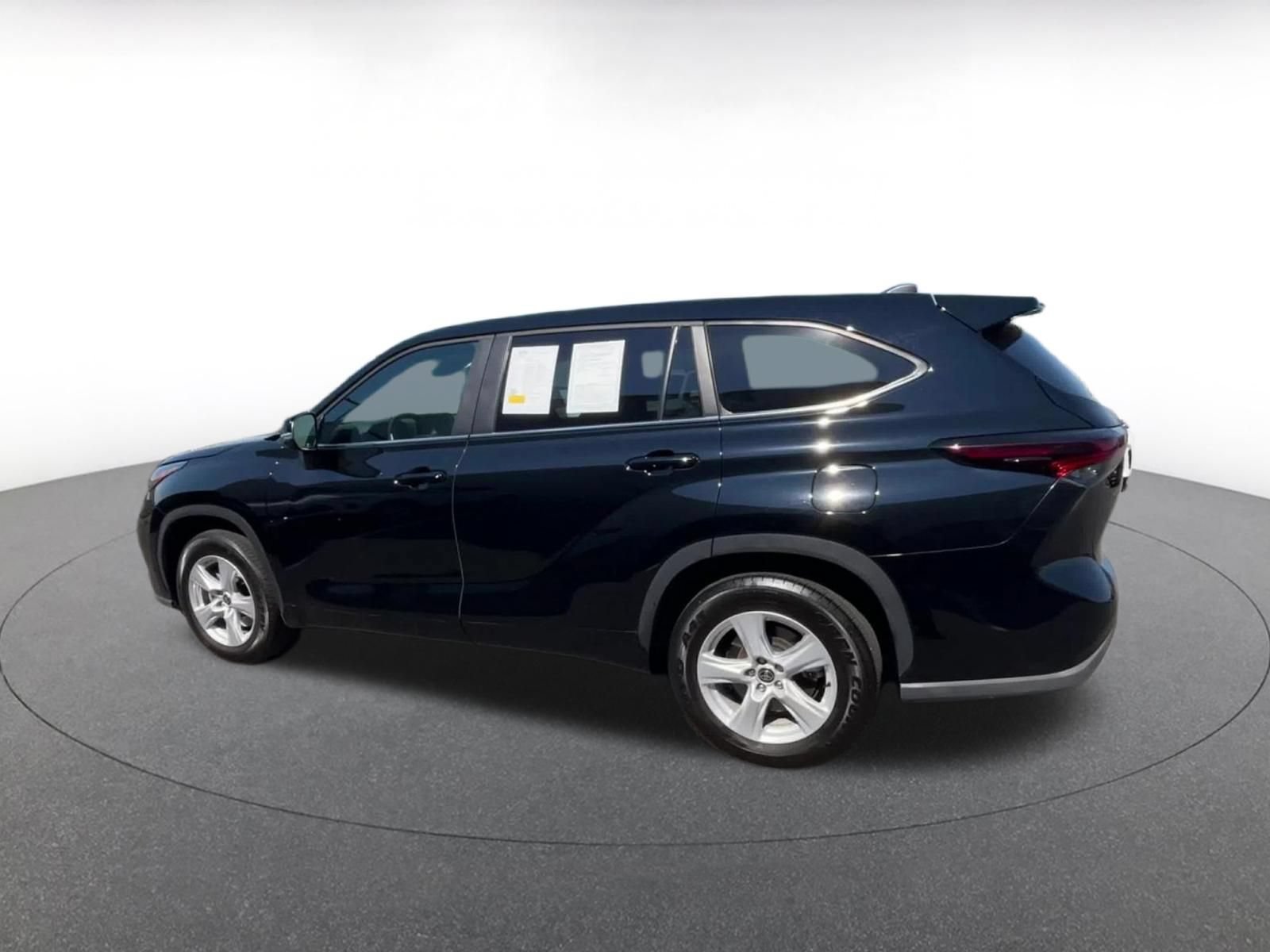 Thumbnail: 2025 Toyota Highlander - 9