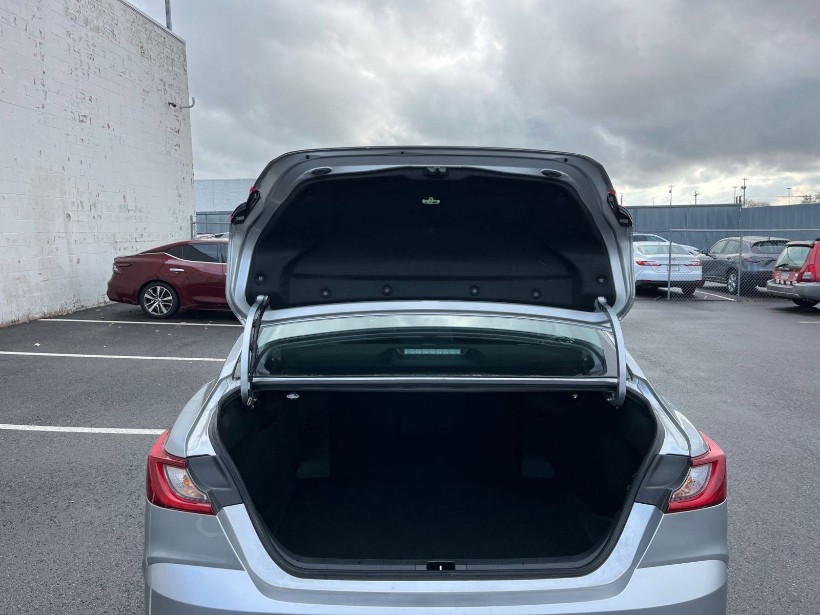 Thumbnail: 2025 Toyota Camry - 31