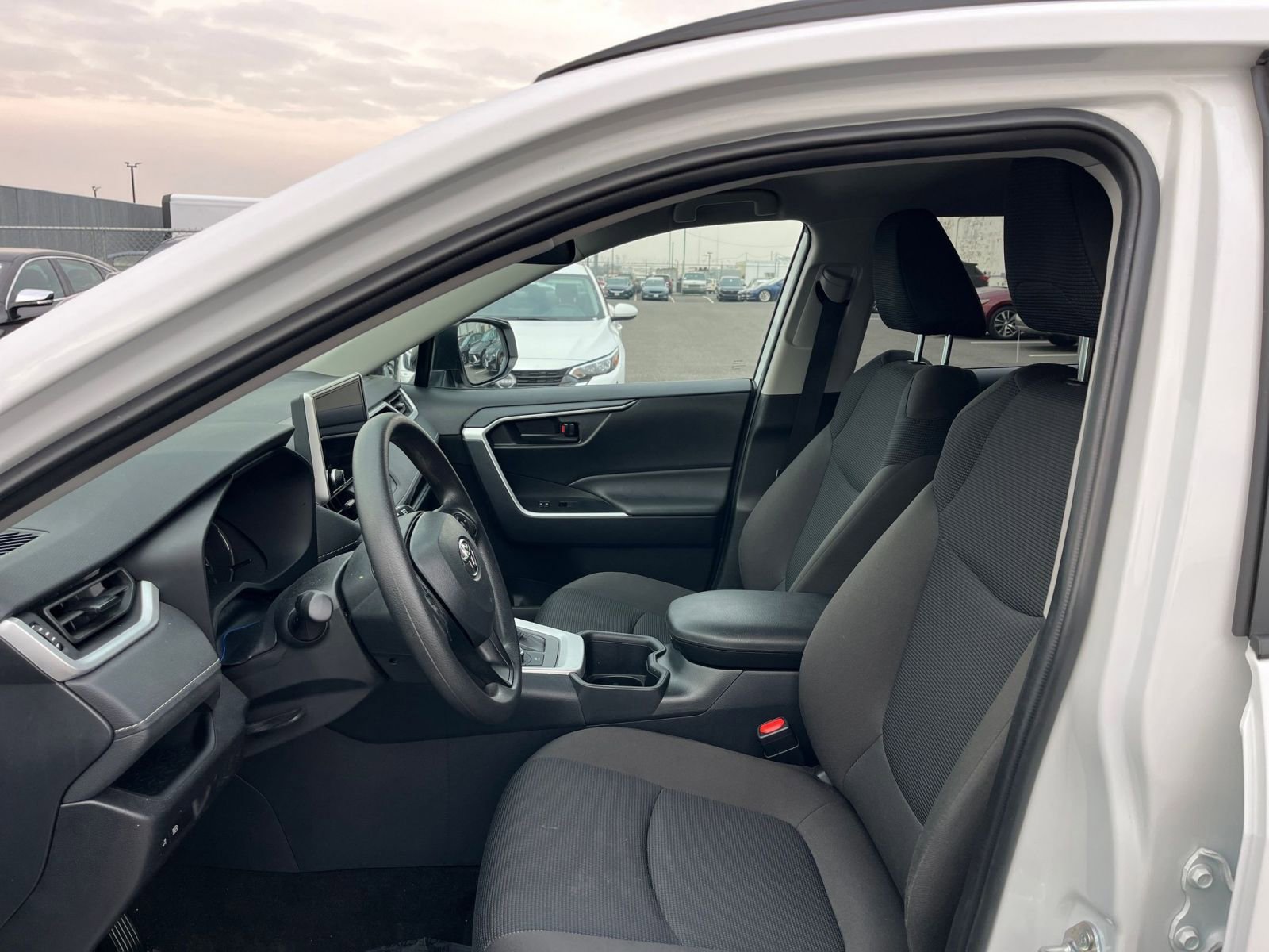 Thumbnail: 2025 Toyota RAV4 - 35