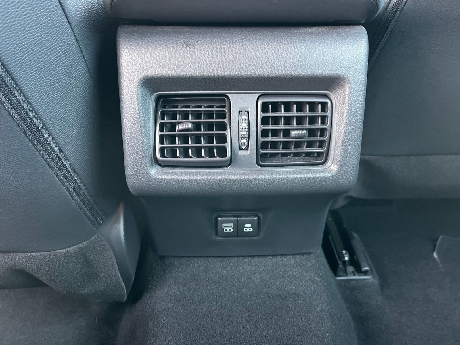 Thumbnail: 2025 Toyota Camry - 25