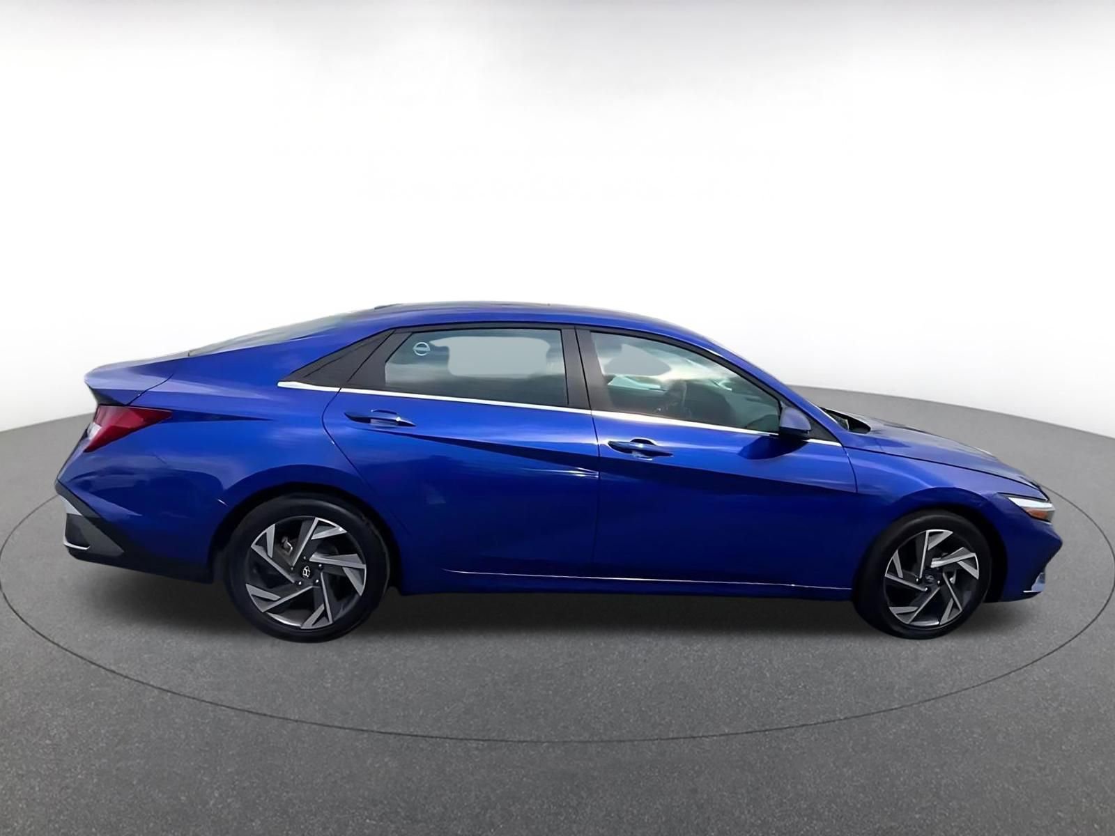 Thumbnail: 2025 Hyundai Elantra - 16