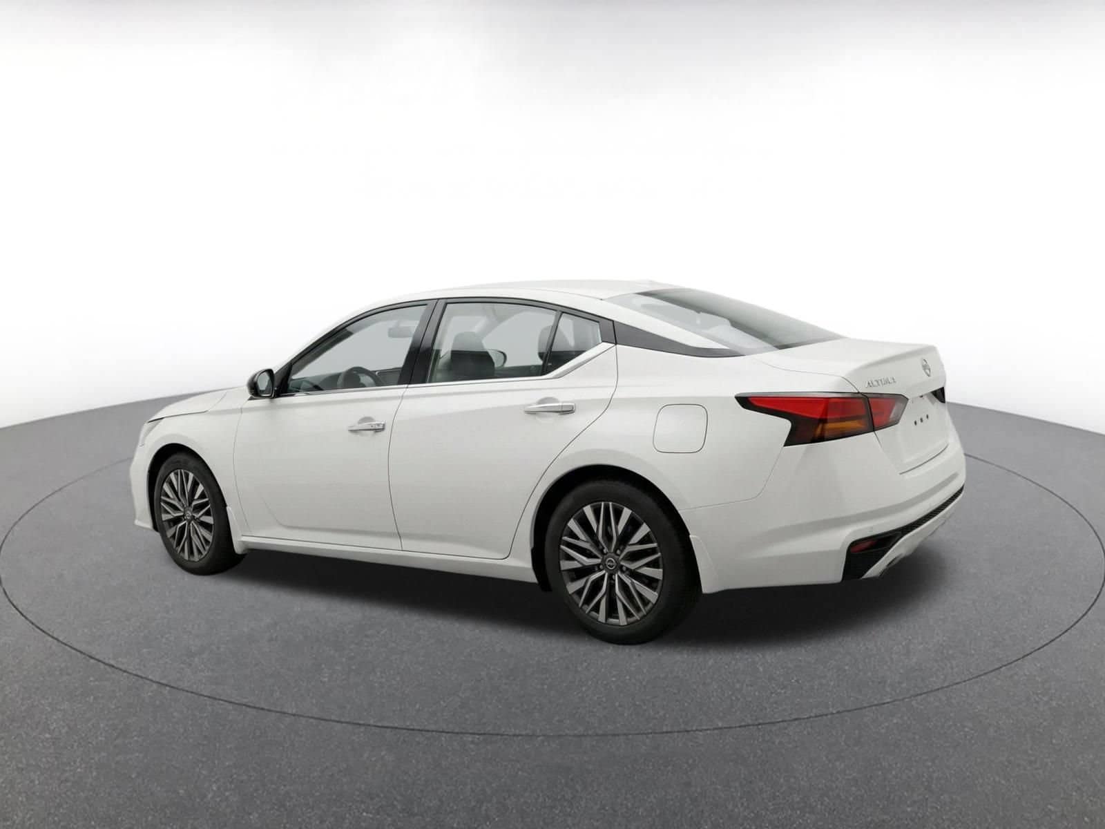 Thumbnail: 2025 Nissan Altima - 12