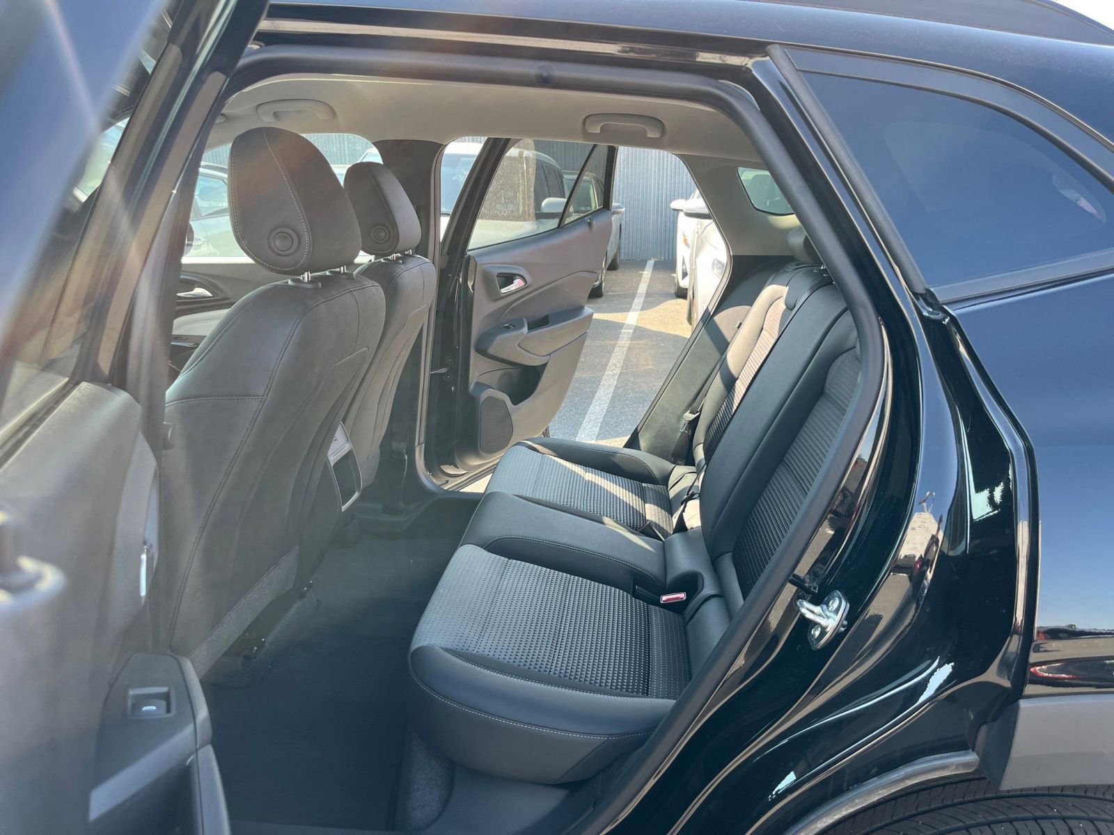 Thumbnail: 2025 Chevrolet Trax - 25