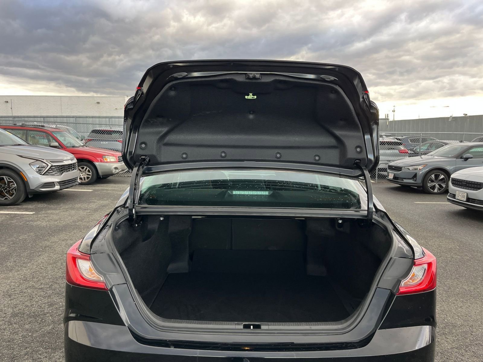 Thumbnail: 2025 Toyota Camry - 30