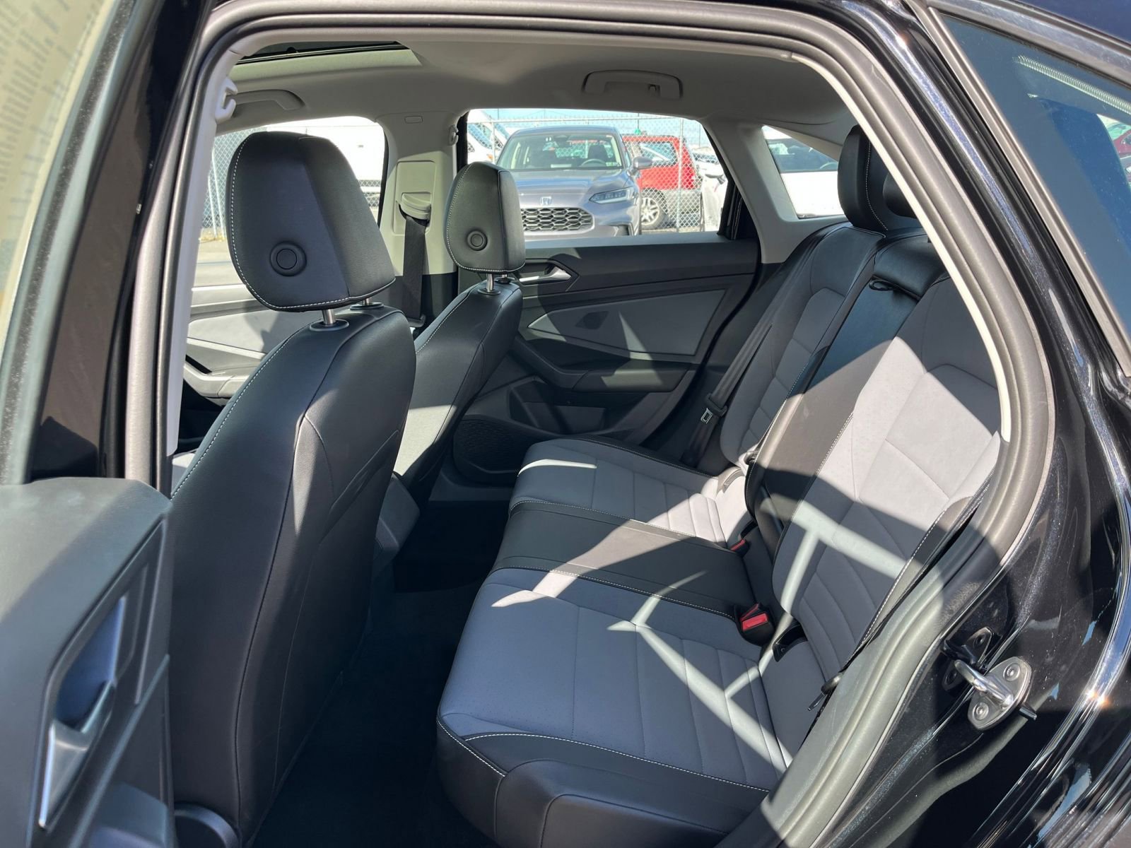 Thumbnail: 2025 Volkswagen Jetta - 25