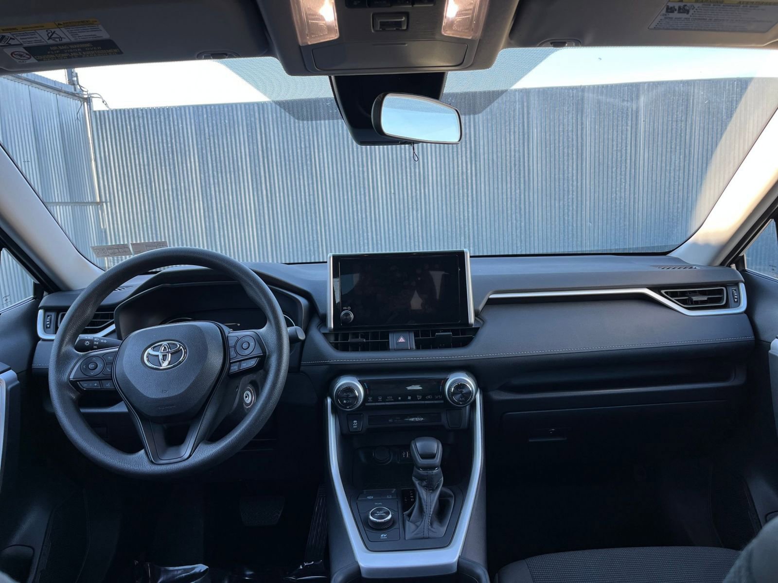 Thumbnail: 2025 Toyota RAV4 - 32