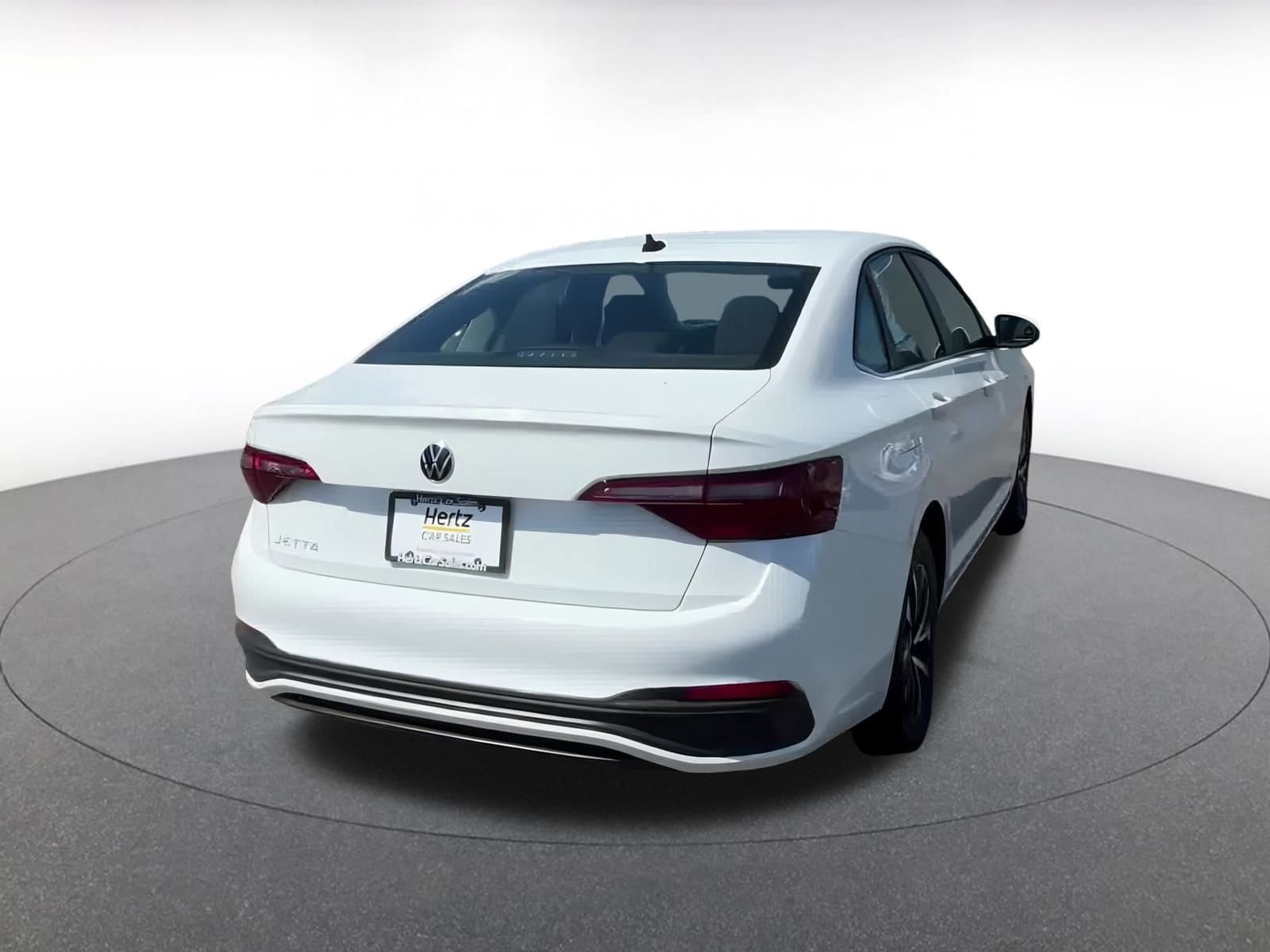 Thumbnail: 2024 Volkswagen Jetta - 13