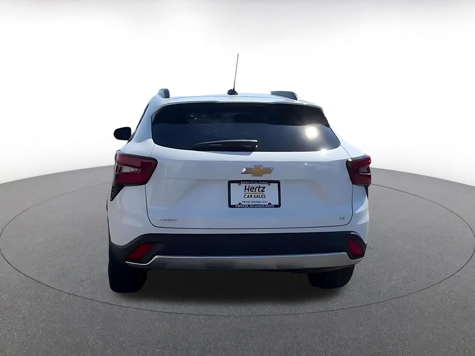 Thumbnail: 2025 Chevrolet Trax - 12