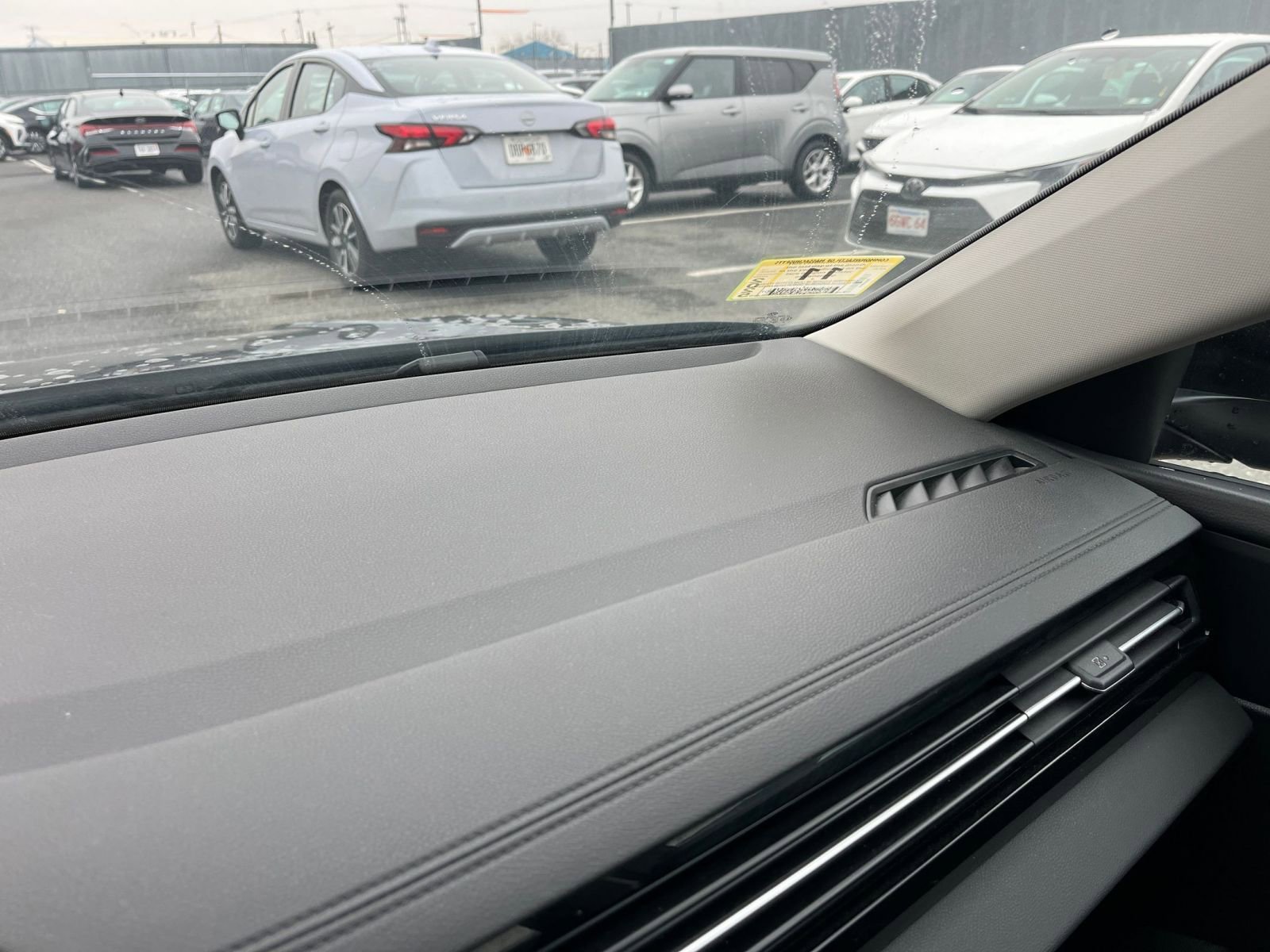 Thumbnail: 2025 Volkswagen Jetta - 32