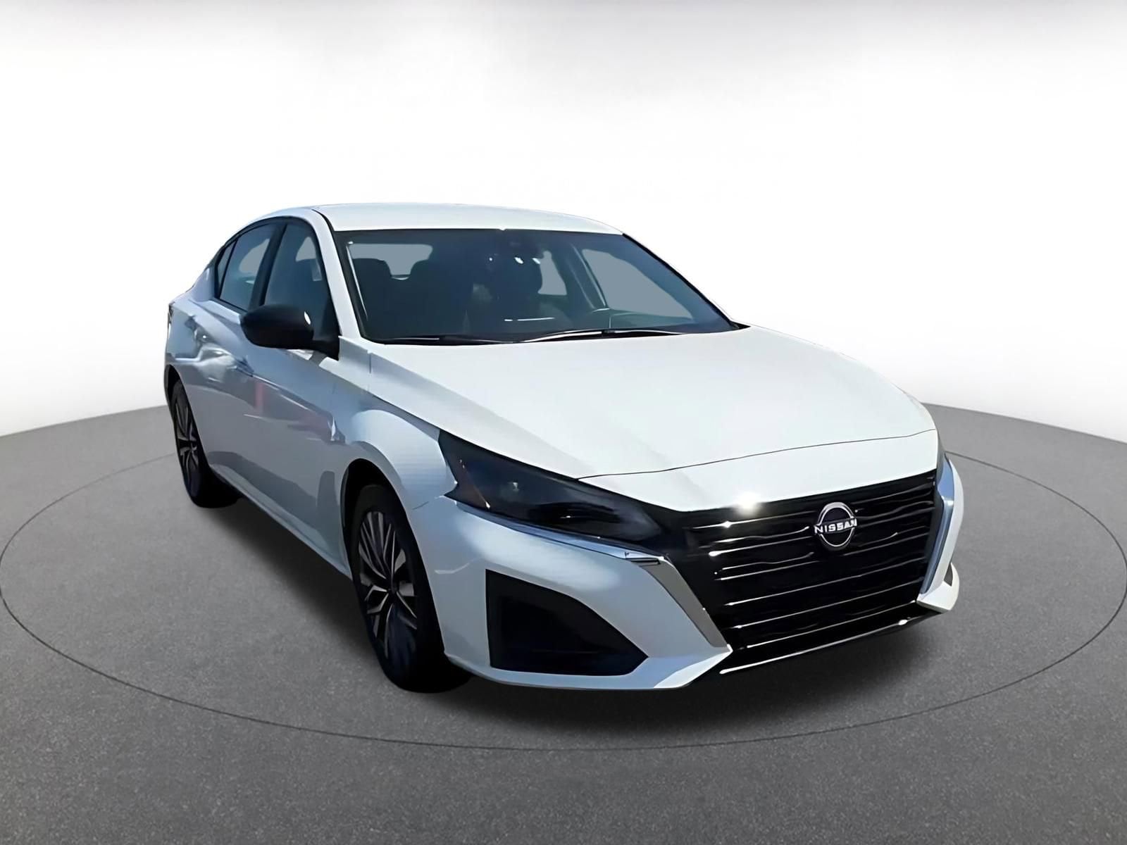 Thumbnail: 2025 Nissan Altima - 3