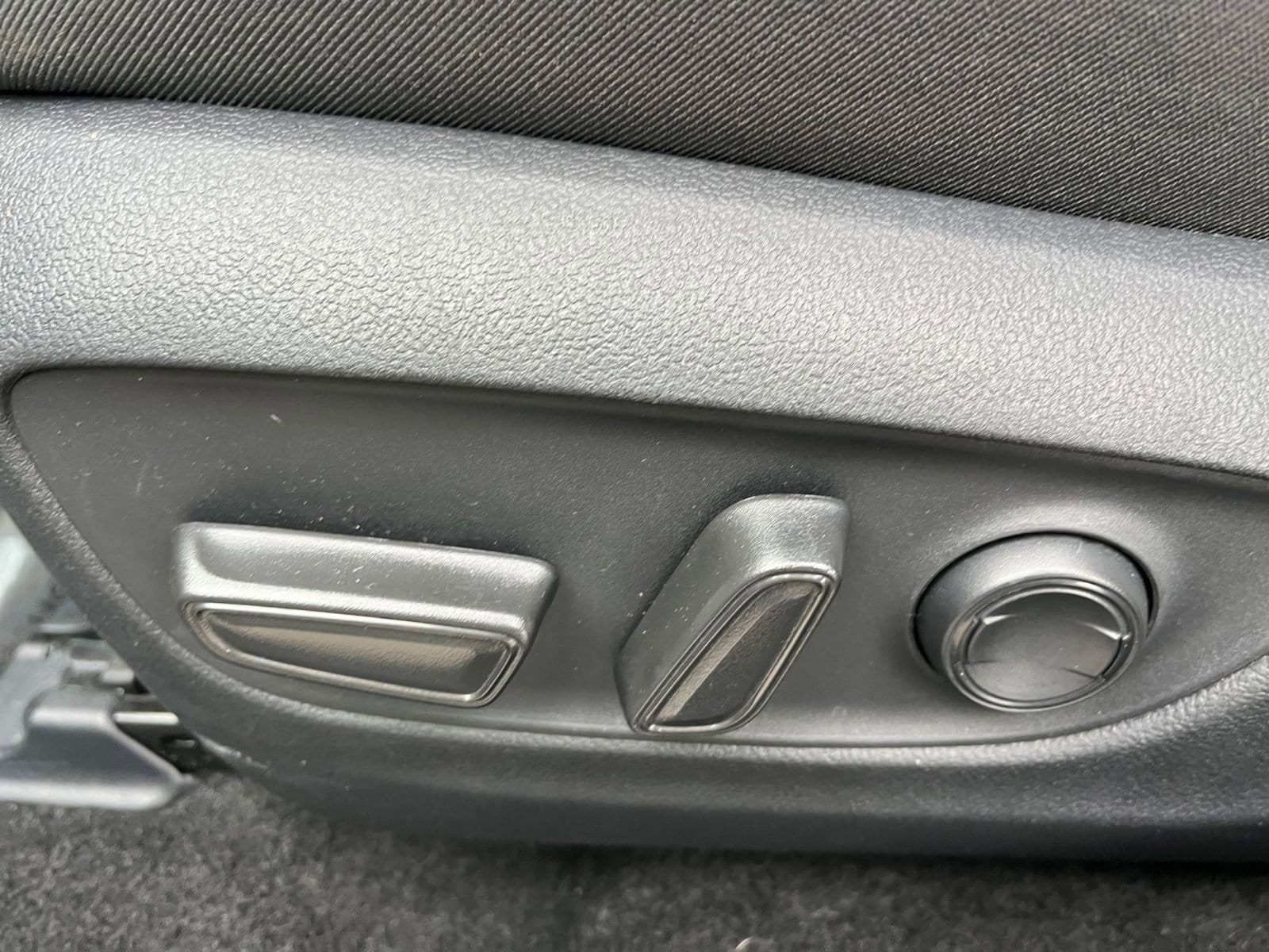 Thumbnail: 2025 Toyota RAV4 - 23