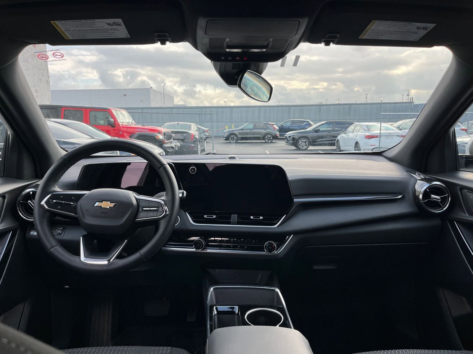 Thumbnail: 2025 Chevrolet Equinox - 32