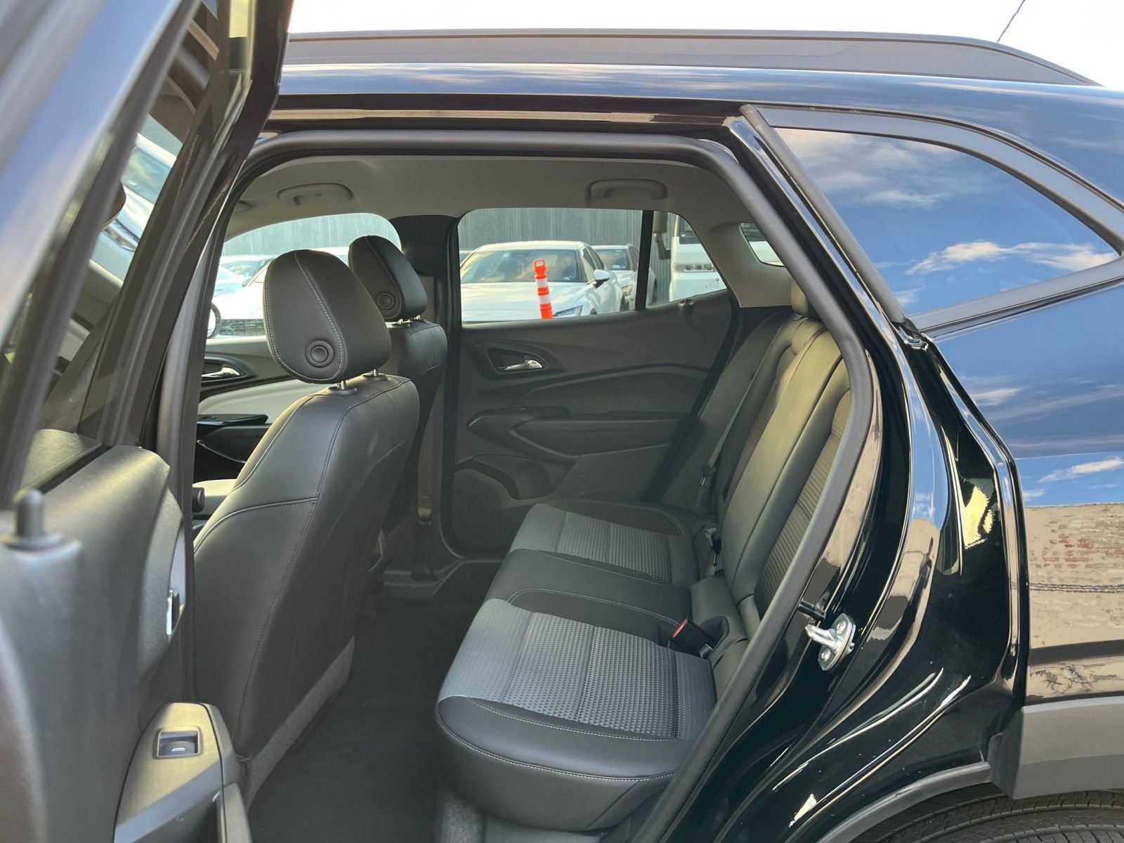 Thumbnail: 2025 Chevrolet Trax - 25