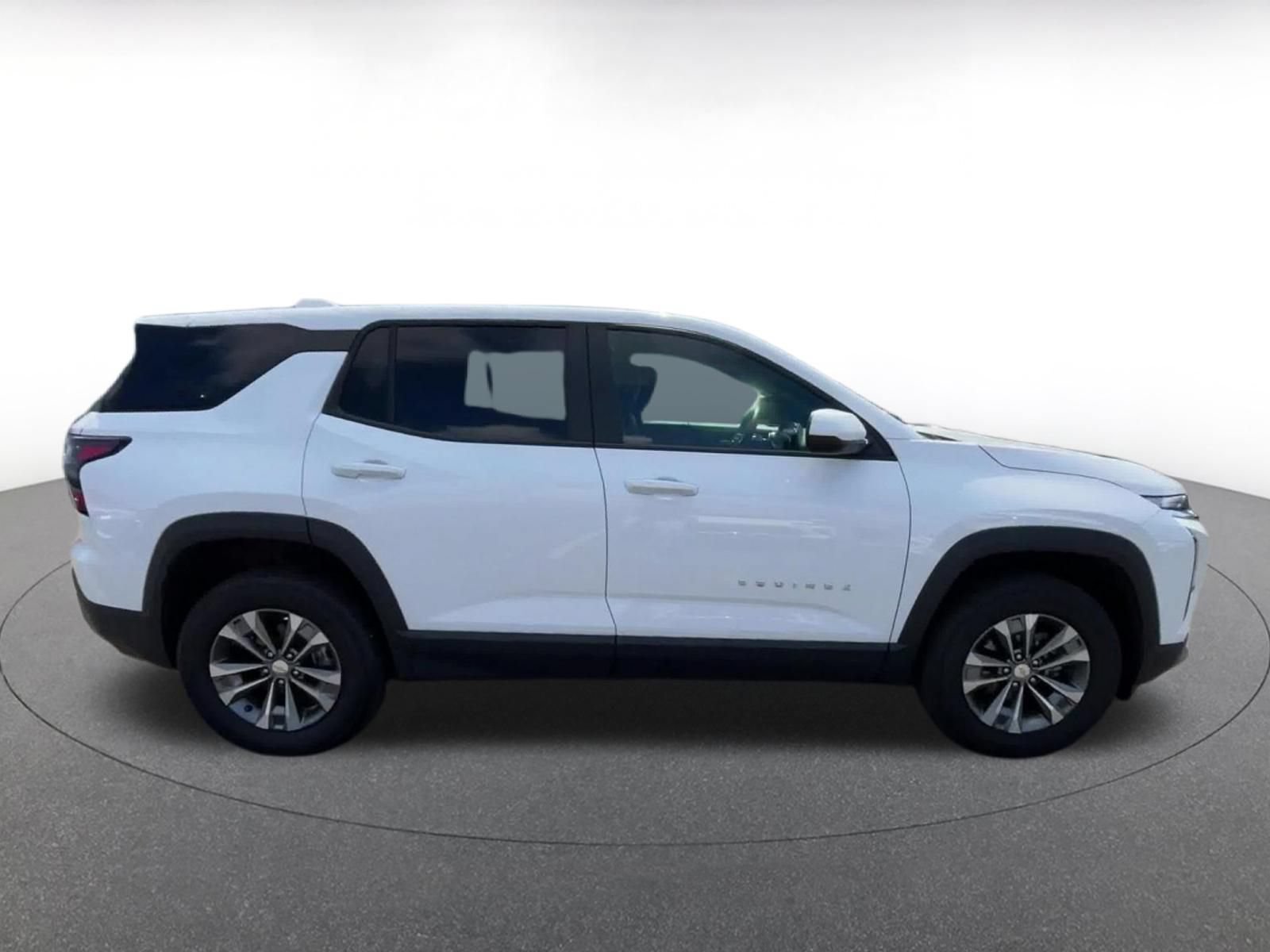 Thumbnail: 2025 Chevrolet Equinox - 16