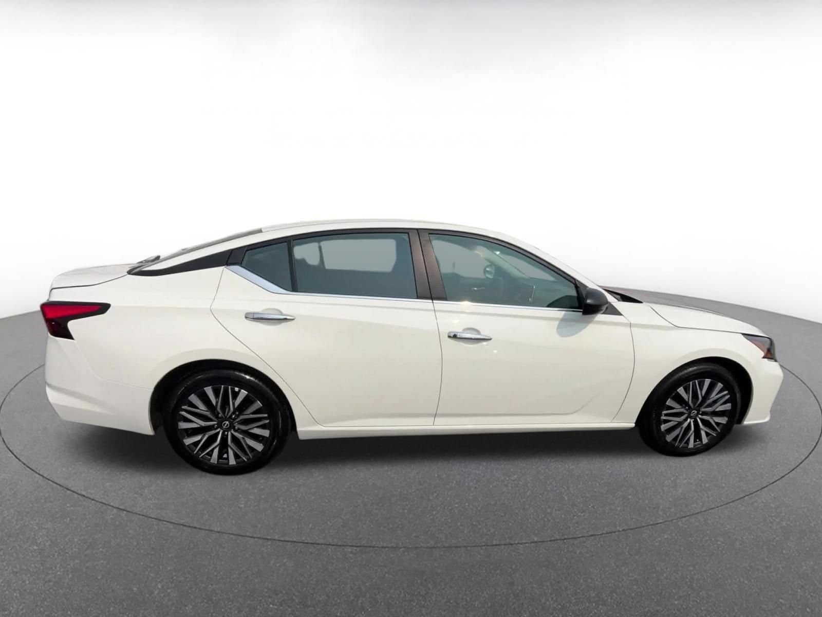 Thumbnail: 2025 Nissan Altima - 15