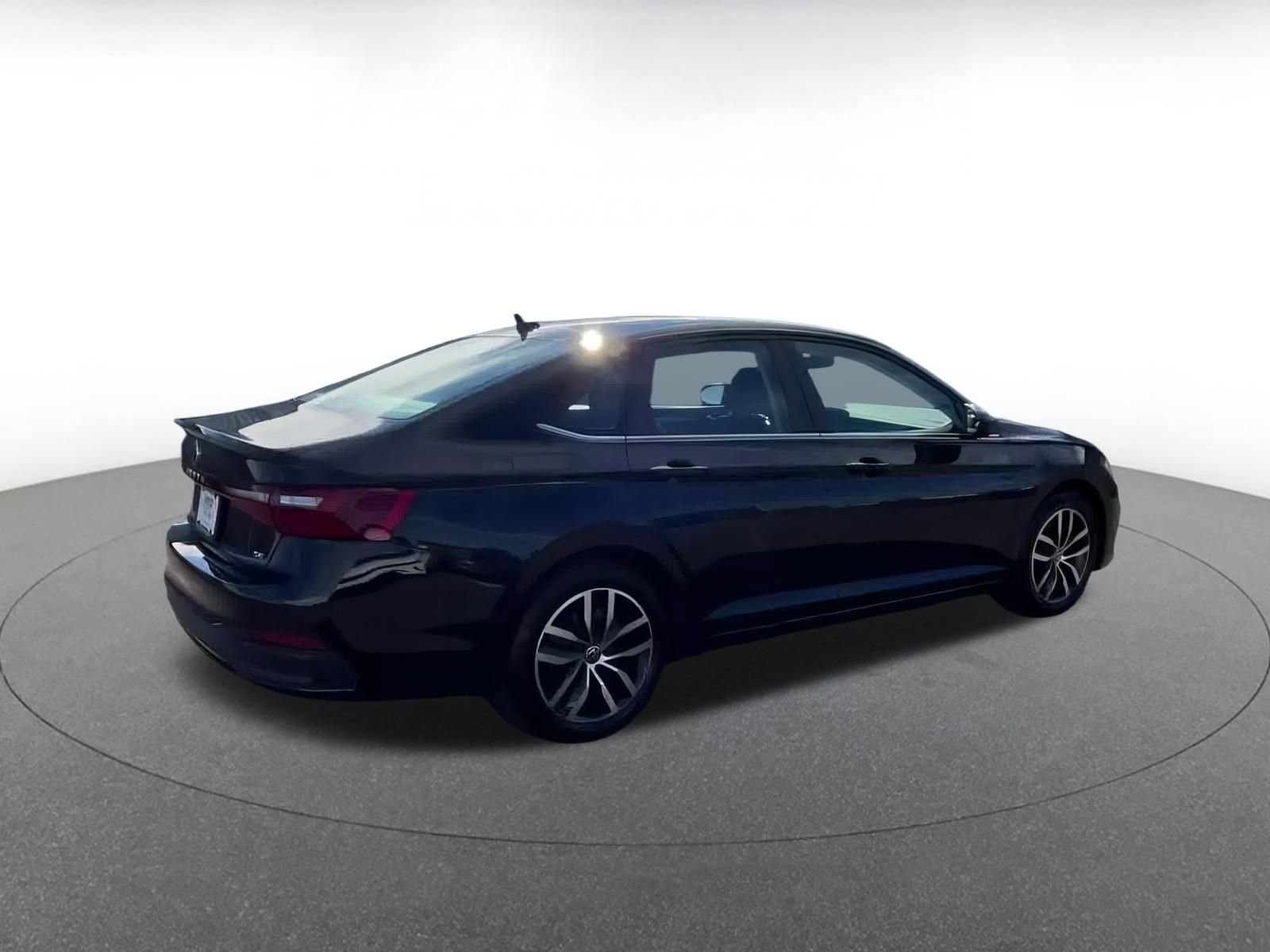 Thumbnail: 2025 Volkswagen Jetta - 15