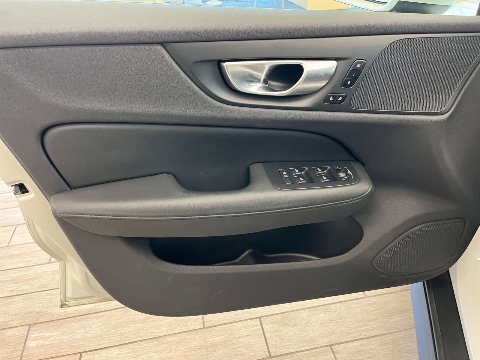 Thumbnail: 2025 Volvo S60 - 20