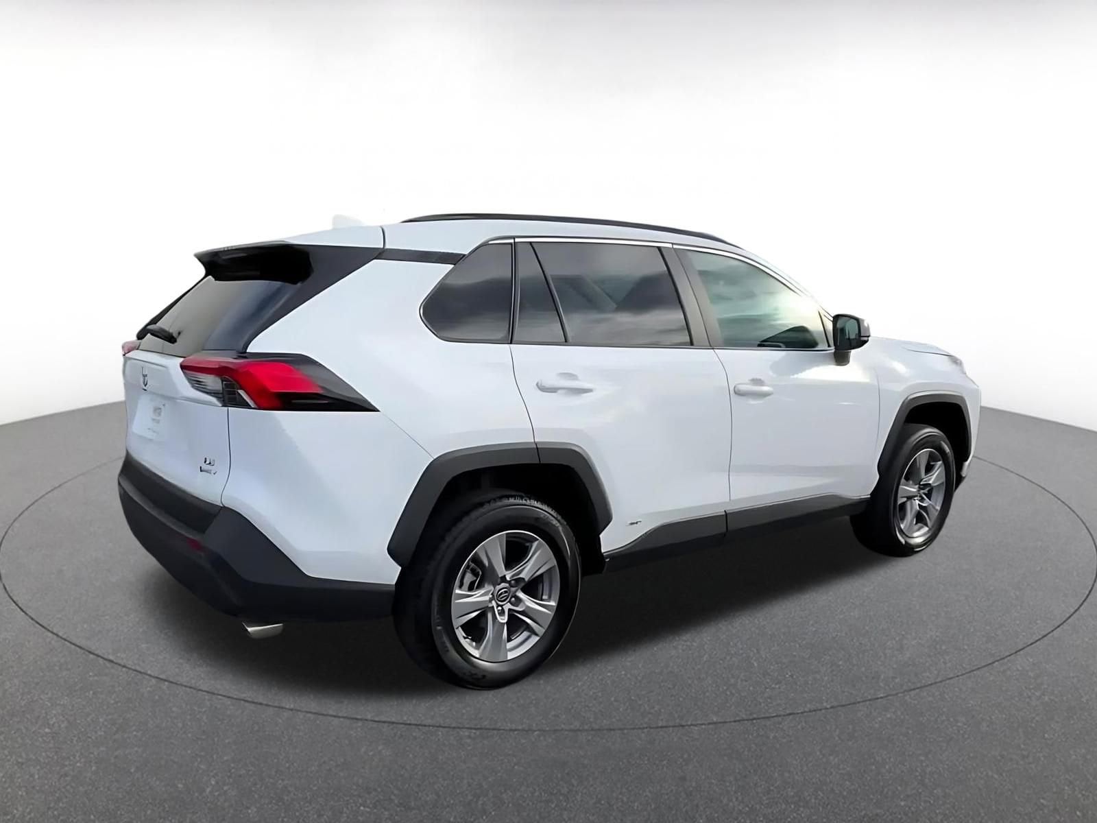 Thumbnail: 2025 Toyota RAV4 - 15