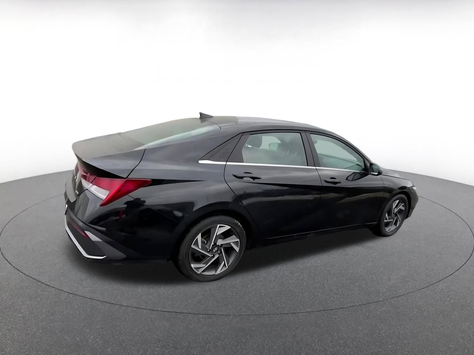 Thumbnail: 2025 Hyundai Elantra - 13