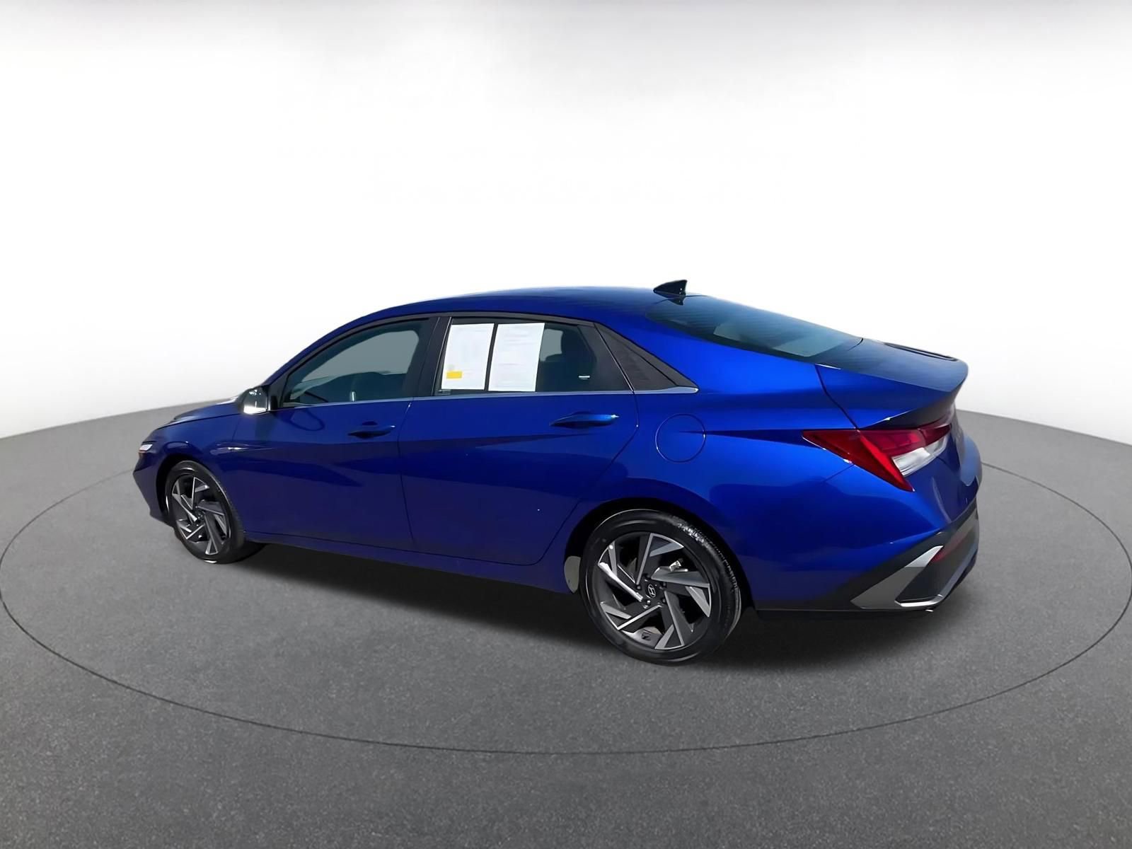 Thumbnail: 2025 Hyundai Elantra - 10