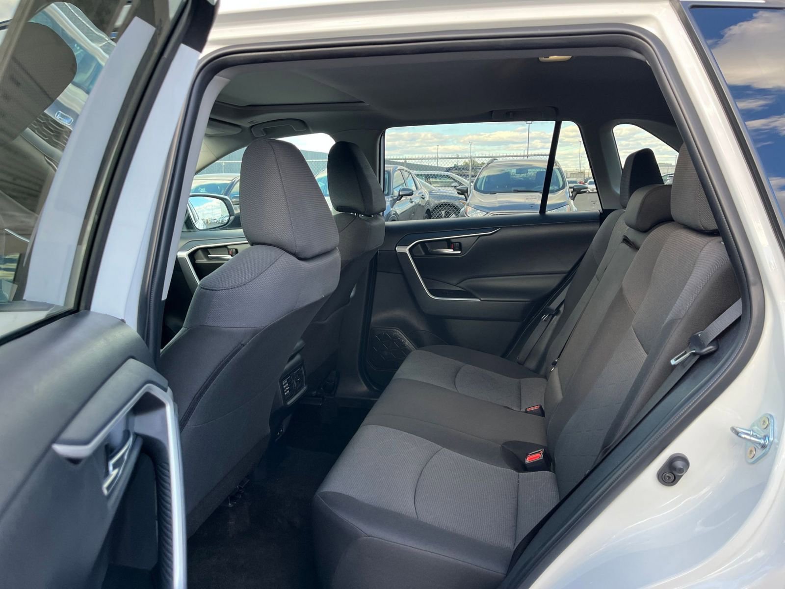 Thumbnail: 2025 Toyota RAV4 - 26