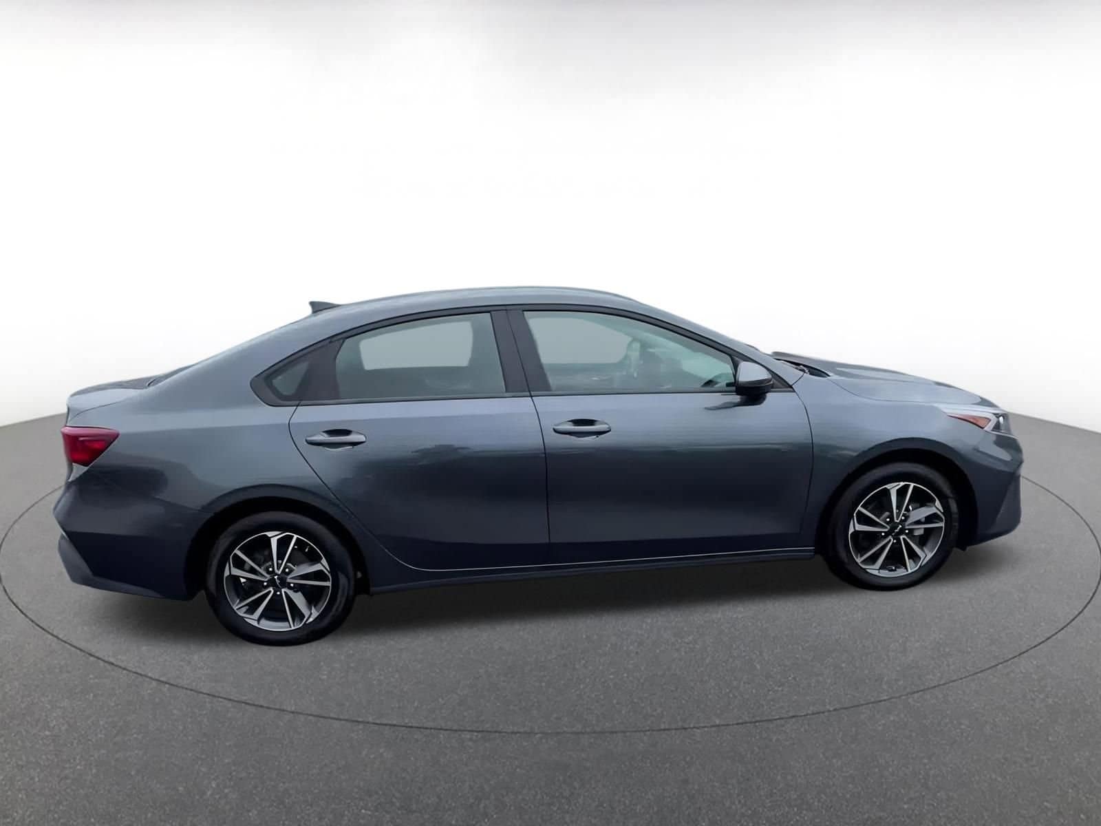 Thumbnail: 2024 Kia Forte - 16