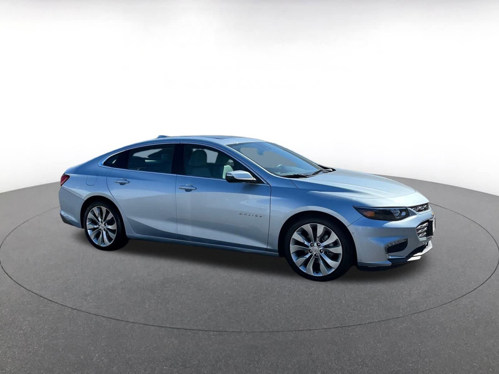 Thumbnail: 2017 Chevrolet Malibu - 1