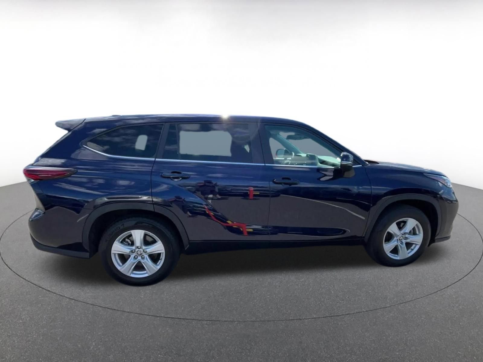 Thumbnail: 2025 Toyota Highlander - 16