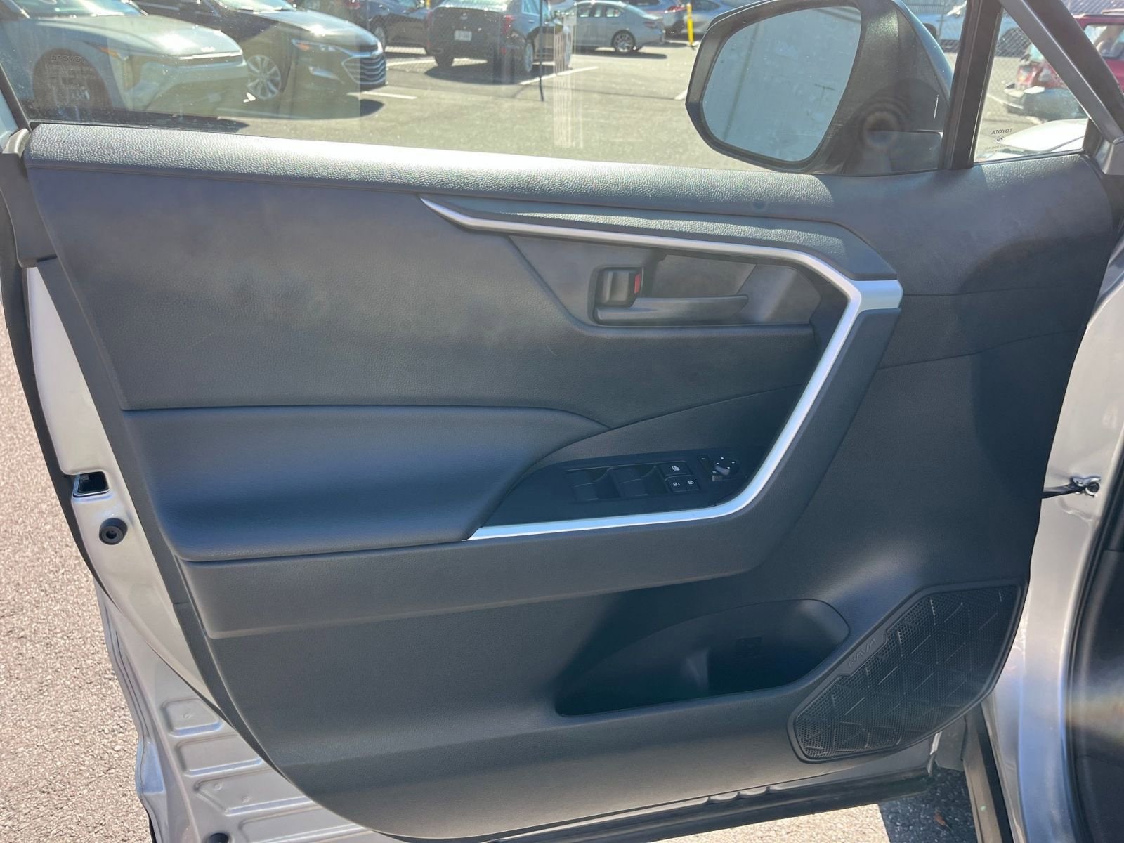 Thumbnail: 2025 Toyota RAV4 - 20