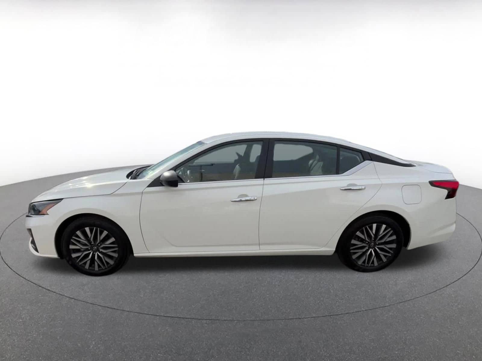 Thumbnail: 2025 Nissan Altima - 8