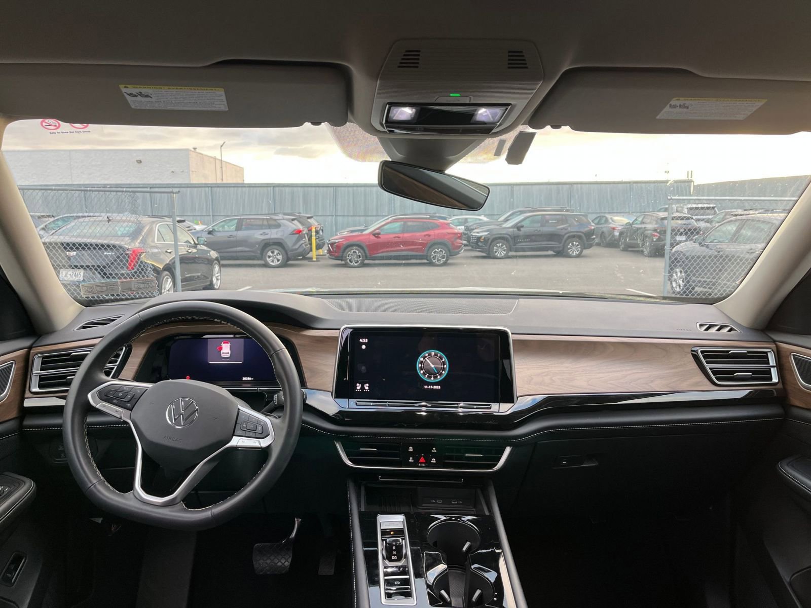 Thumbnail: 2025 Volkswagen Atlas - 33