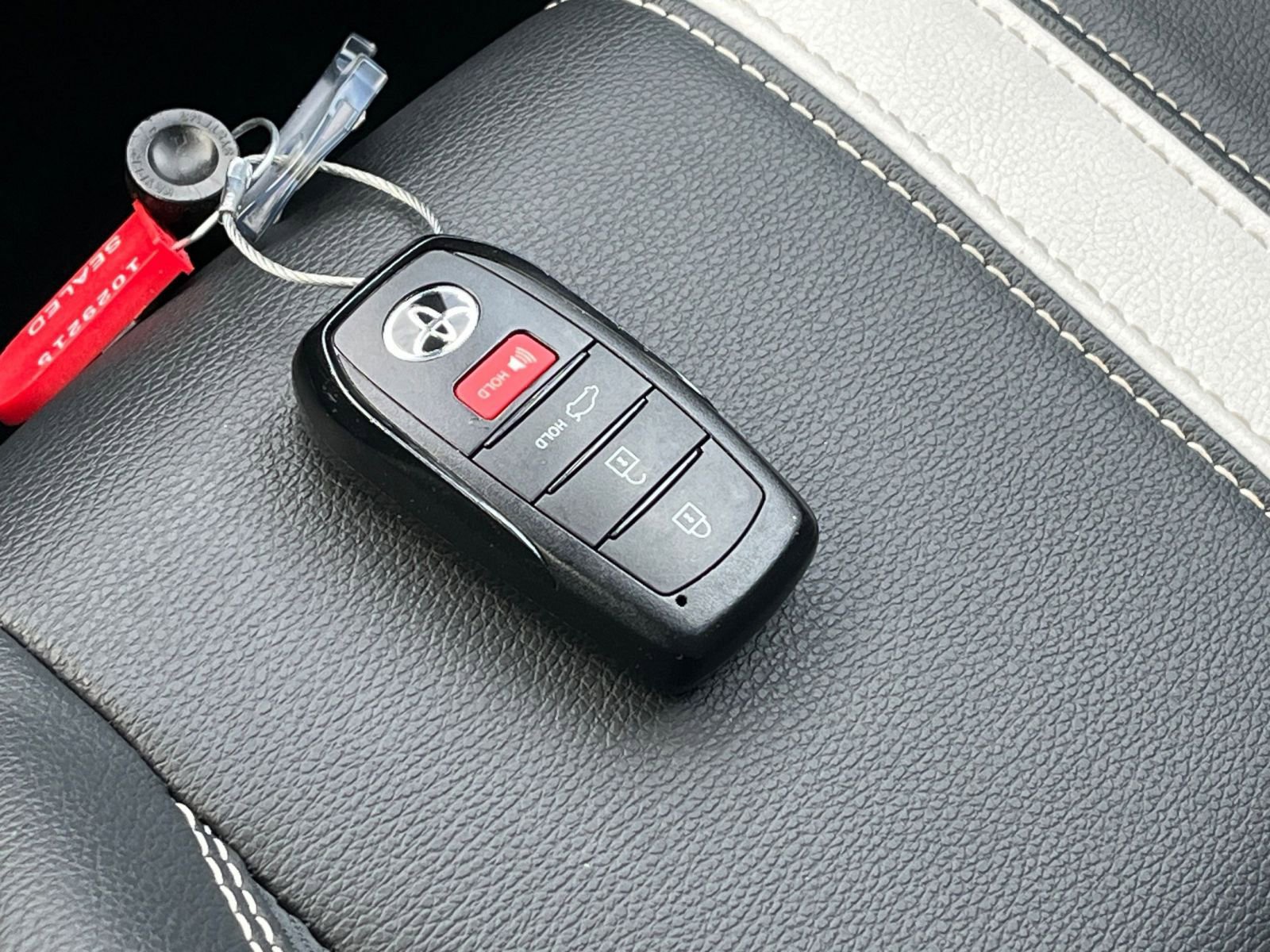 Thumbnail: 2025 Toyota Camry - 22