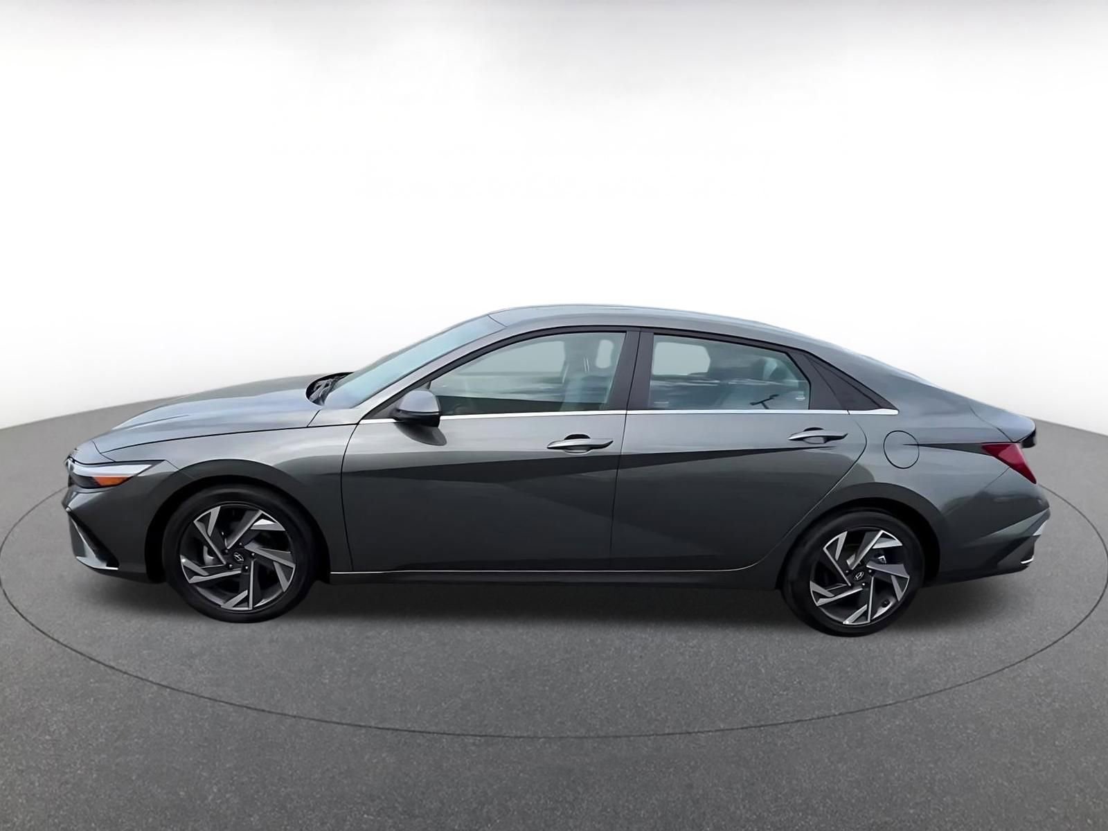 Thumbnail: 2025 Hyundai Elantra - 8