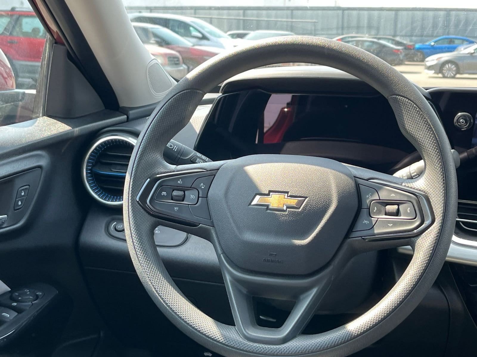 Thumbnail: 2025 Chevrolet Trax - 28