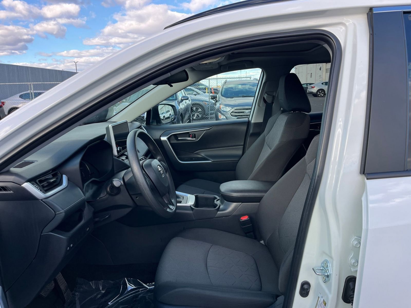 Thumbnail: 2025 Toyota RAV4 - 27