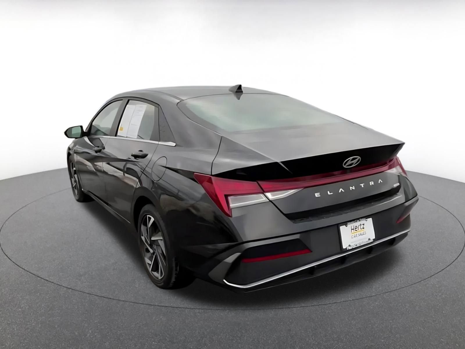 Thumbnail: 2025 Hyundai Elantra - 10