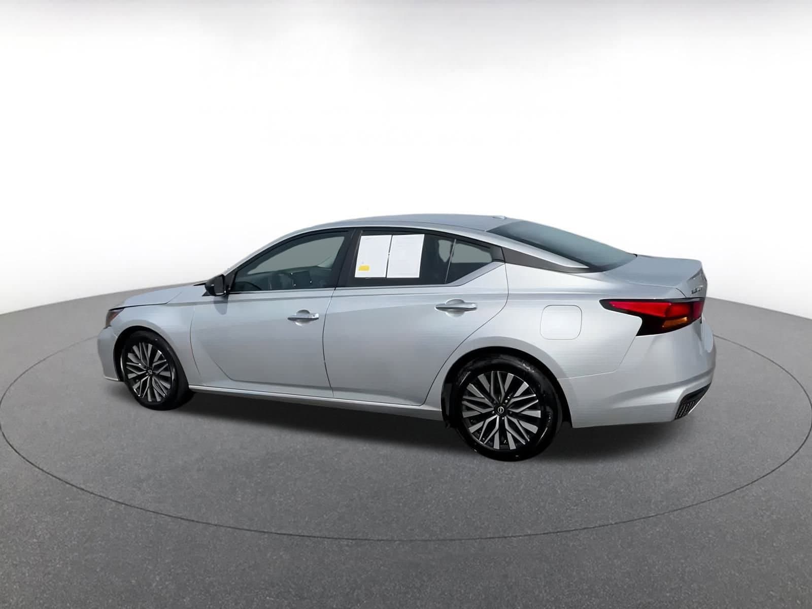 Thumbnail: 2024 Nissan Altima - 10