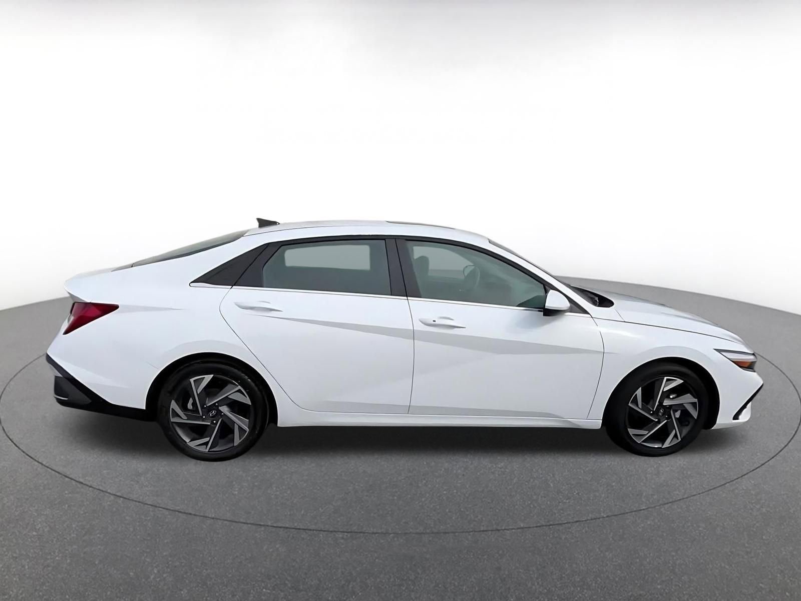 Thumbnail: 2025 Hyundai Elantra - 16