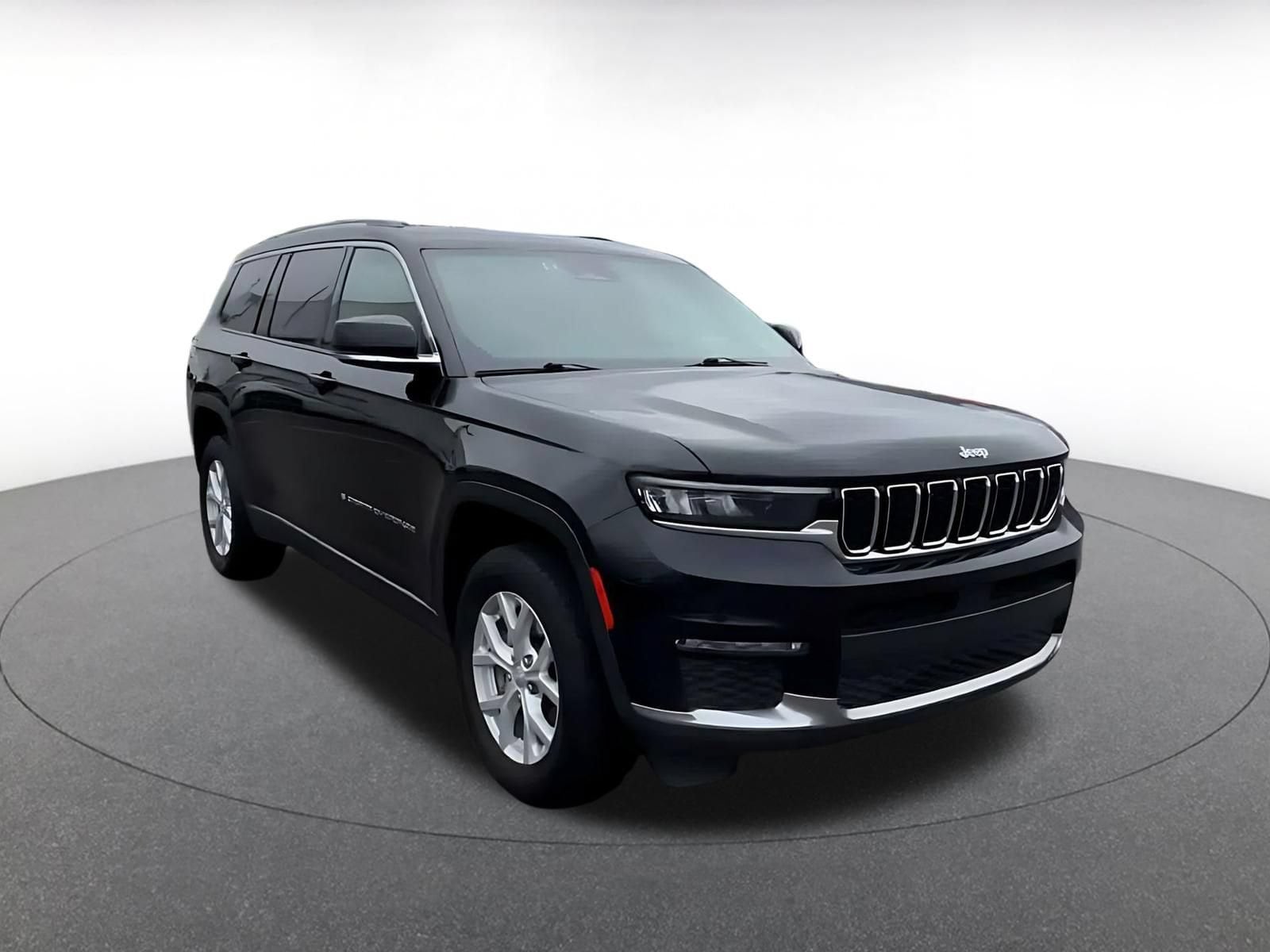 Thumbnail: 2023 Jeep Grand Cherokee - 3