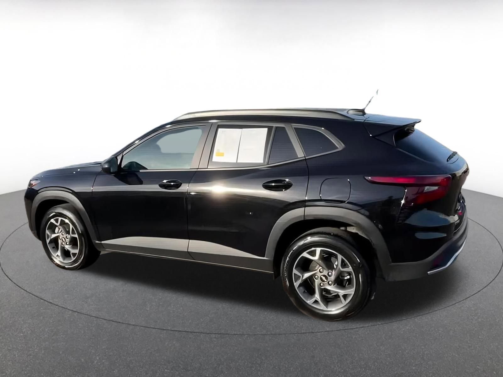 Thumbnail: 2025 Chevrolet Trax - 10