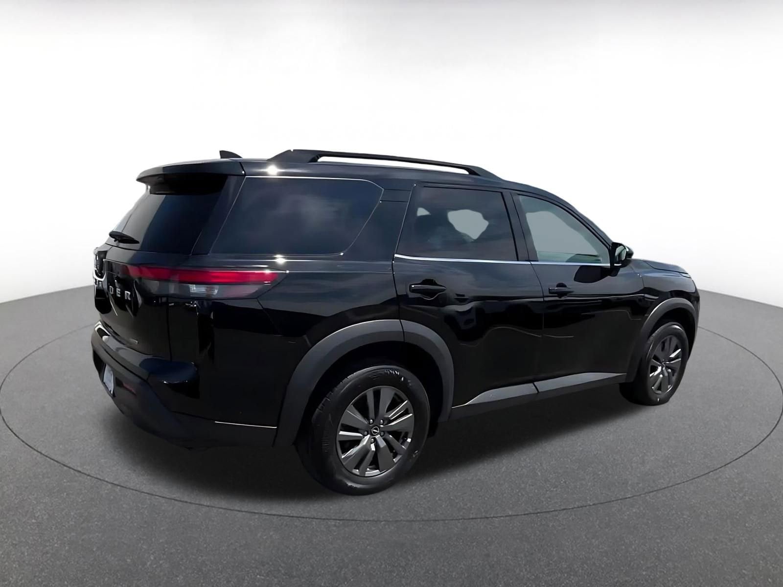 Thumbnail: 2025 Nissan Pathfinder - 15