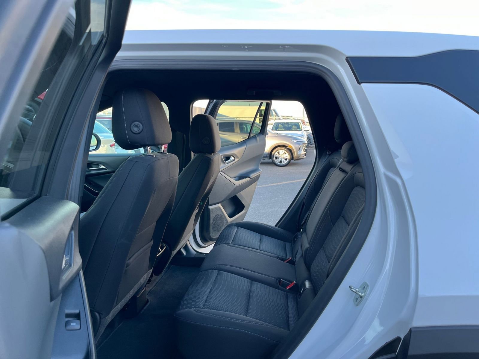 Thumbnail: 2025 Chevrolet Equinox - 25