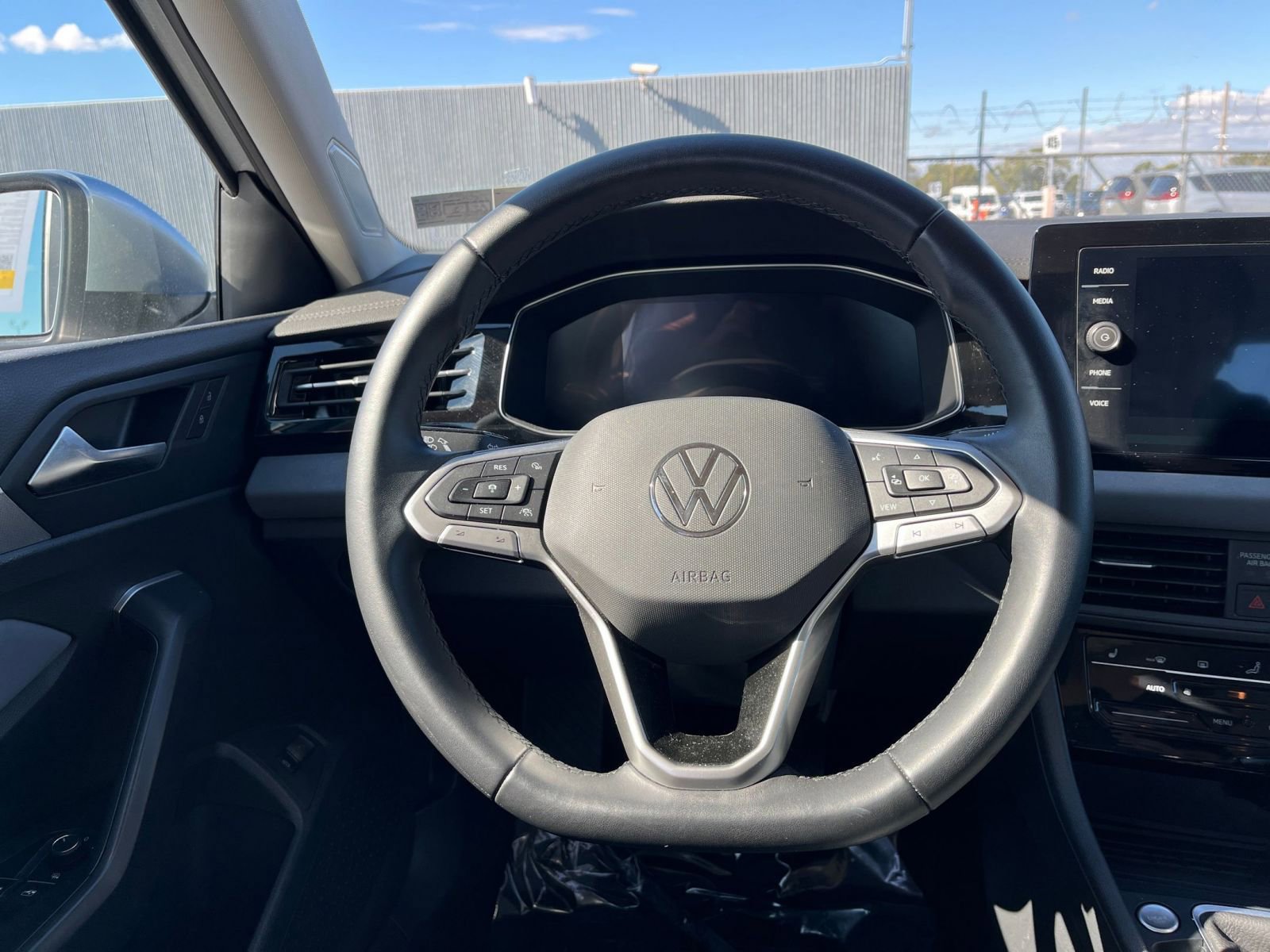 Thumbnail: 2025 Volkswagen Jetta - 27