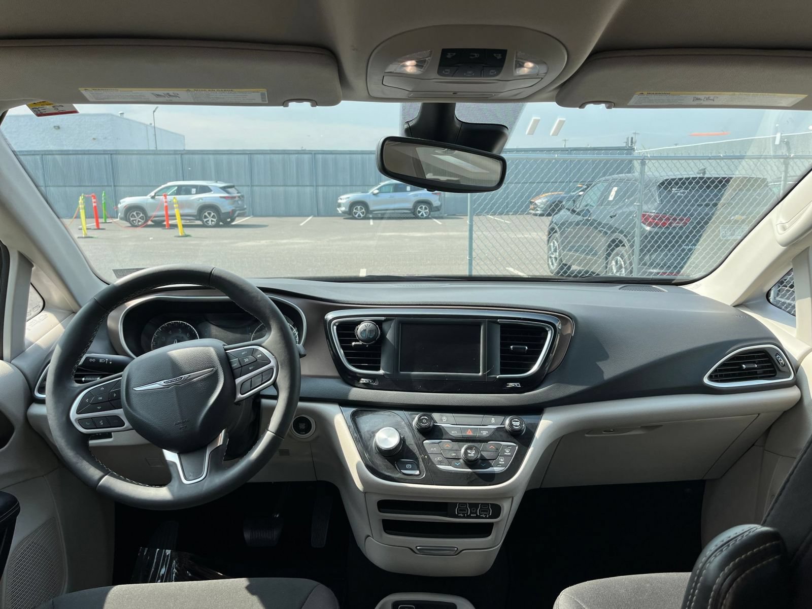 Thumbnail: 2024 Chrysler Voyager - 31