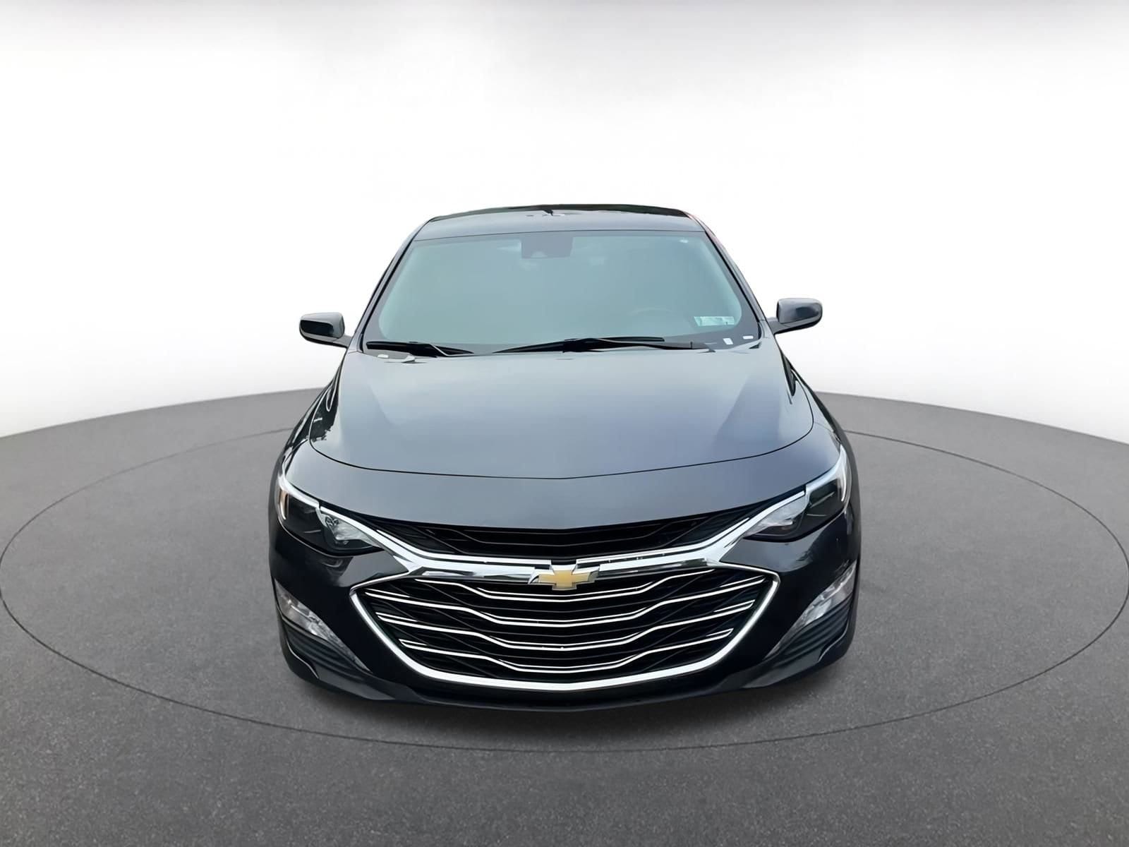 Thumbnail: 2023 Chevrolet Malibu - 3