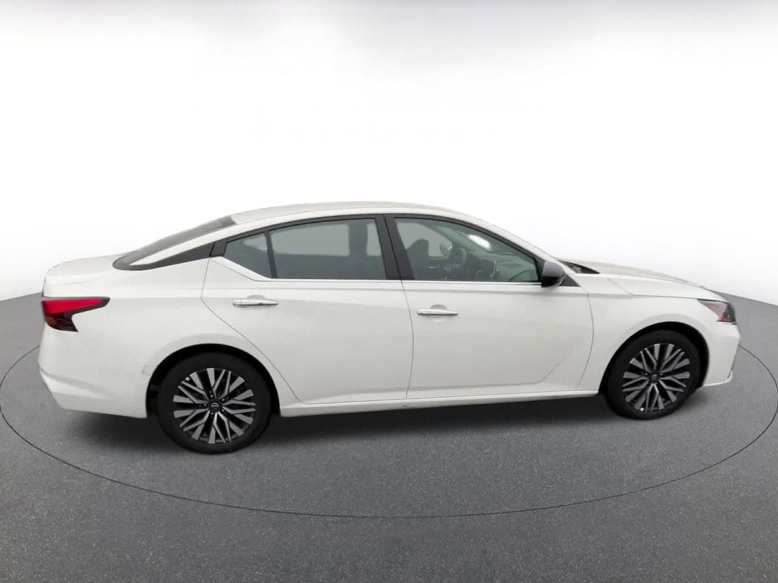 Thumbnail: 2025 Nissan Altima - 16