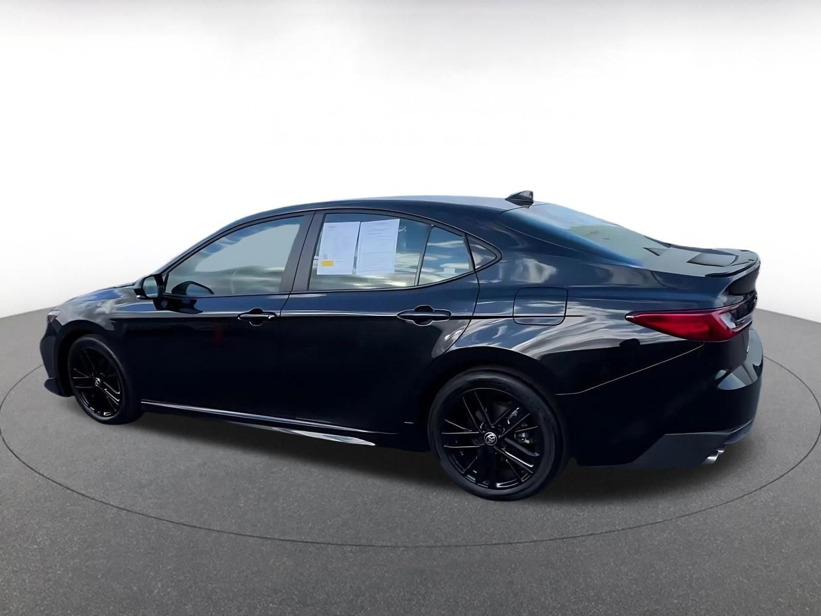 Thumbnail: 2025 Toyota Camry - 10