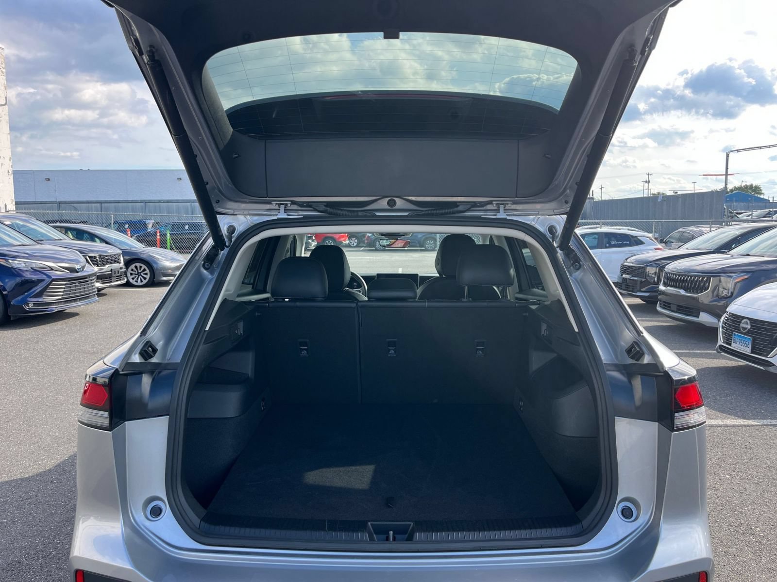 Thumbnail: 2026 Volkswagen Tiguan - 32